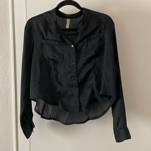 RVCA silk blouse cropped top small